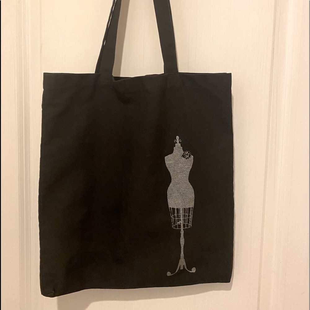 AWESOME FASHIONISTA TOTE!! NOT USED OUTSIDE!